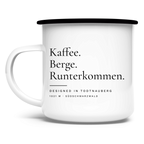 Emaille-Tasse Kaffee. Berge. Runterkommen. mit schwarzem Rand – Vorderseite