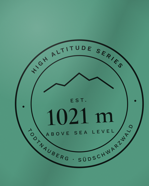 Druckdetail Abzeichen High Altitude Series 1021 m in Schwarz auf Sage Green